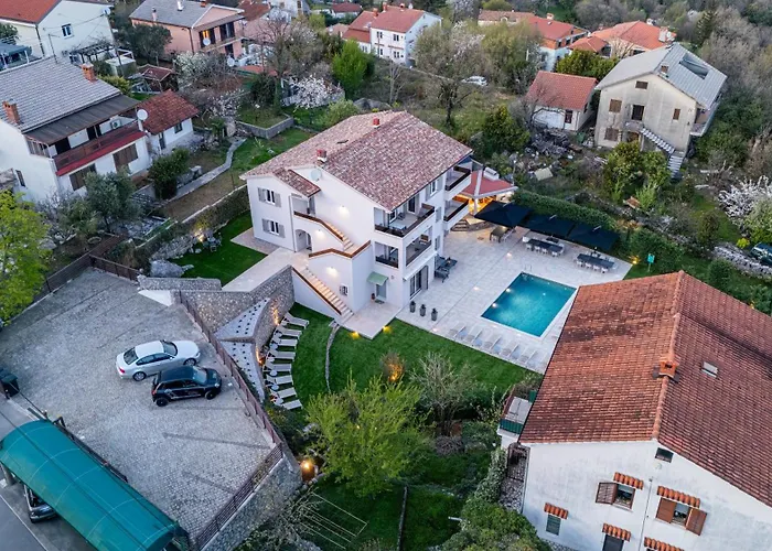 アパート Visore - Renea