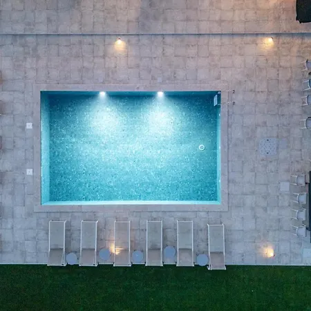 Visore - Renea Apartment *